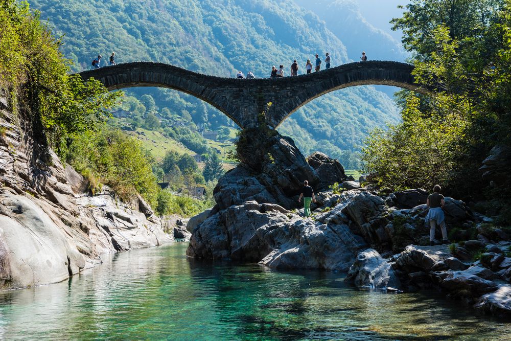 Die Steinbrücke von Lavertezzo
