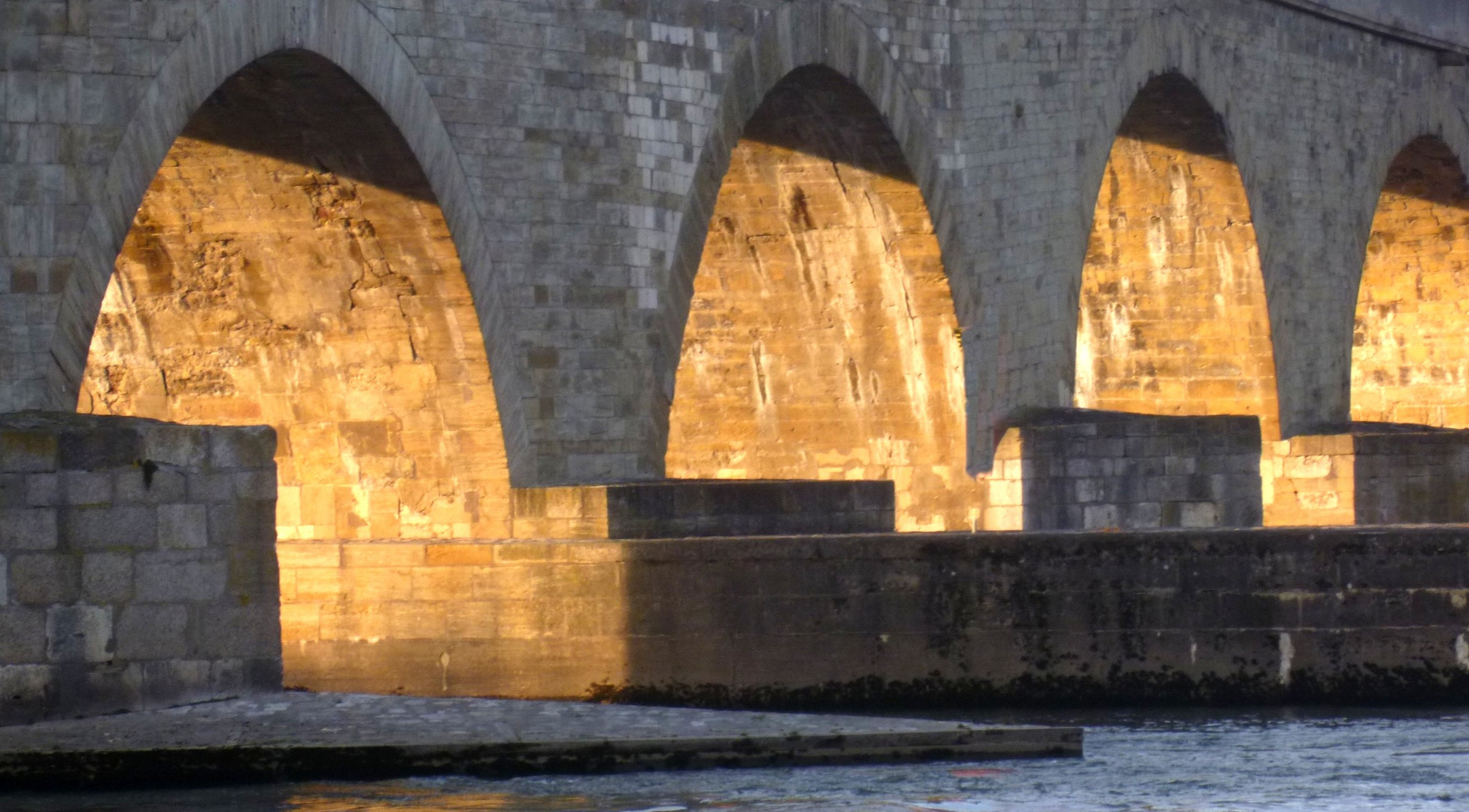 Die Steinerne Brücke in Regensburg