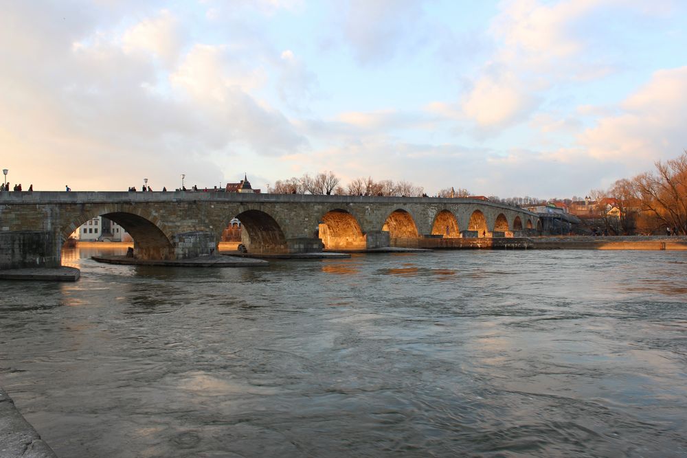 Die Steinerne Brücke in Regensburg