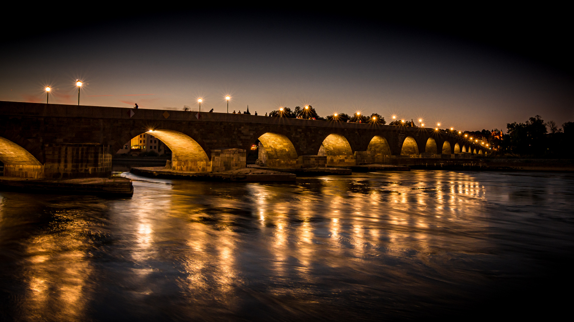 Die Steinerne Brücke in Regensburg 