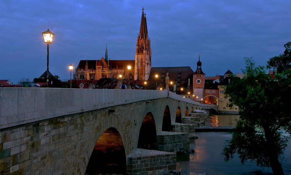 Die steinerne Brücke Regensburg Foto &