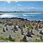 Die Steintürmchen am Strand von Tronoen in der Bretagne