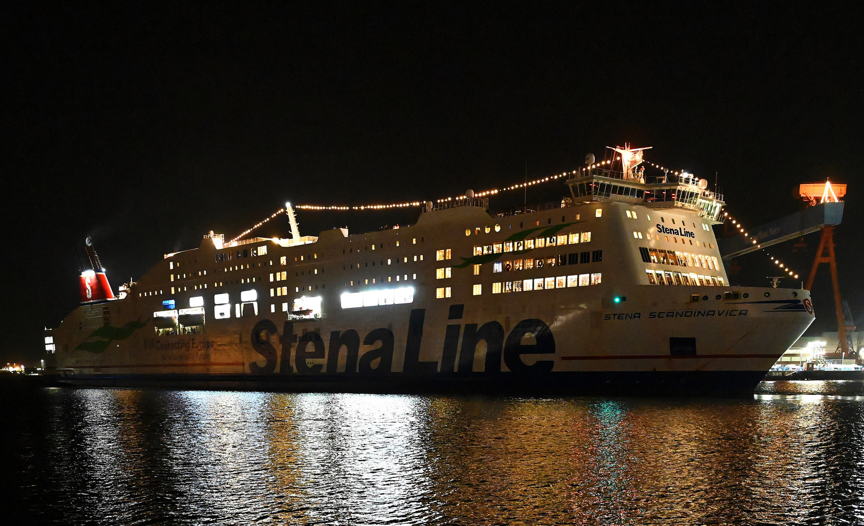 Die STENA SCANDINAVIKA  verlässt den Hafen am 2. Weihnachtstag