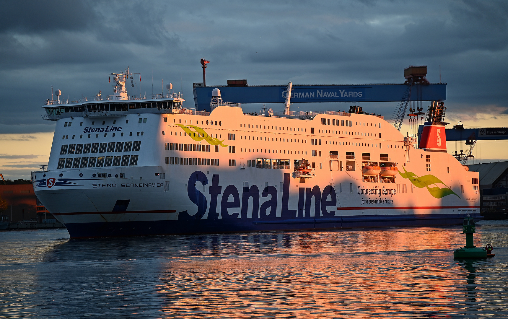 Die STENA SCANDINAVIKA verlässt den Kieler Hafen