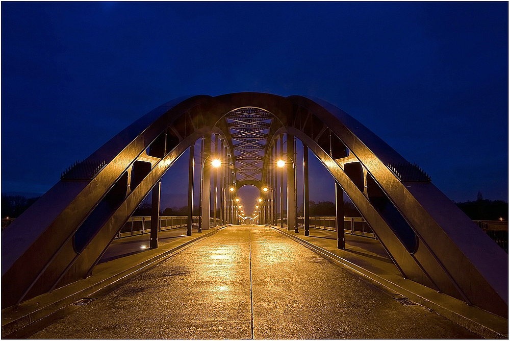 DIE STERNBRÜCKE ZU MAGDEBURG