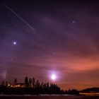 Die Sternschnuppe trifft auf Mond-Halu