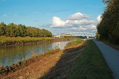 Die Steuerverschwendungsbrücke - vom Bund der Steuerzahler ausdrücklich 'gelobt'!