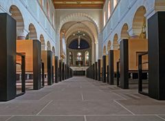 Die Stiftskirche Bad Gandersheim " Blick zum Chorraum, aus meiner Sicht..."