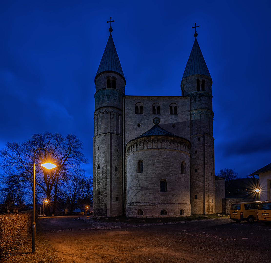 Die Stiftskirche St. Cyriakus...