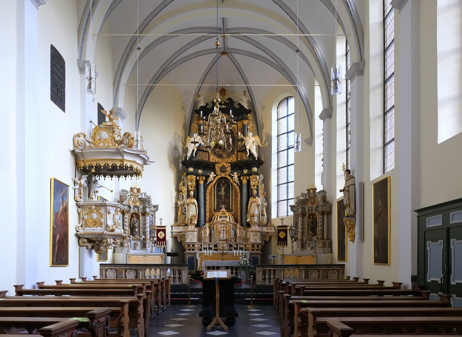 die Stiftskirche St. Nikolaus