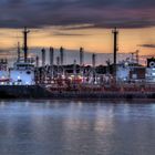 Die STOLT GUILLEMOT - Chemical/Oil Products Tanker auf der Elbe