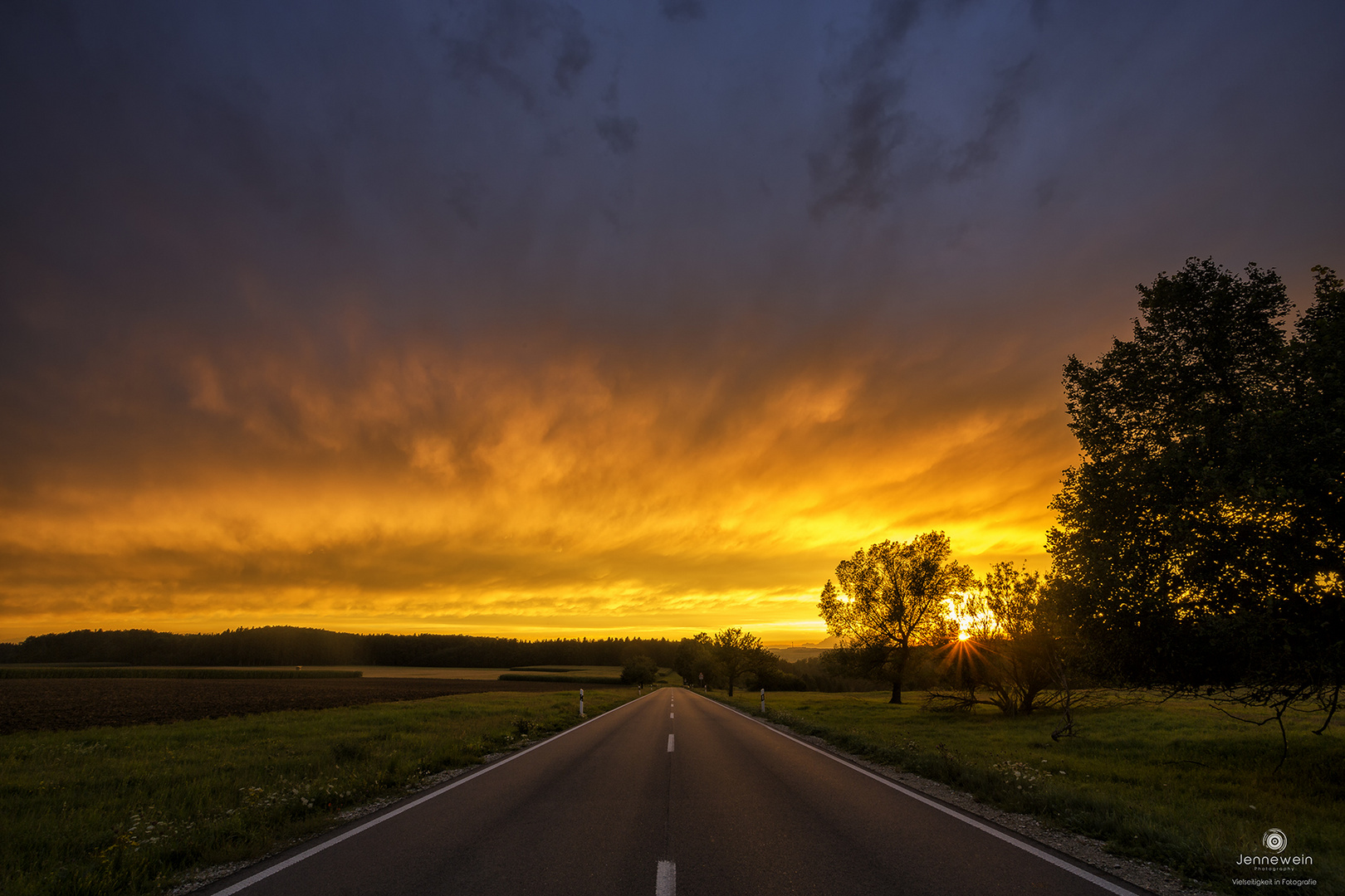 Die Straße zum Sonnenuntergang