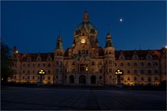 Die Strassenansicht vom Rathaus