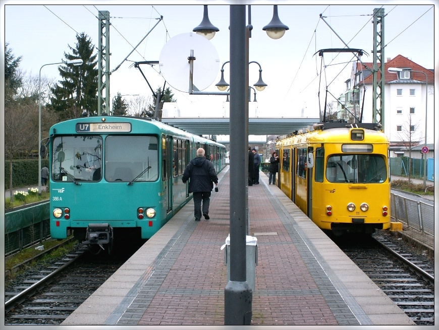 Die Straßenbahn in der U-Bahn-Station