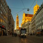 Die Straßenbahn kommt