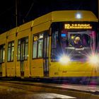 Die Straßenbahn wartet