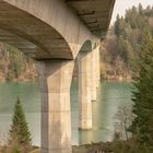 Die Straßenbrücke der B17 über den Lech bei Schongau