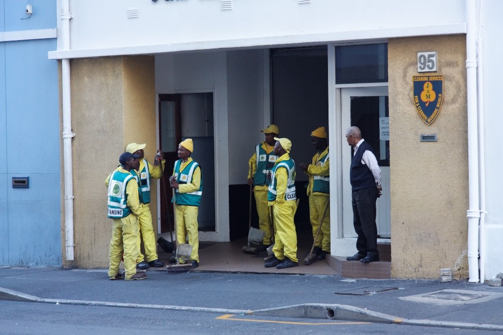 Die Straßenreinigung vor den Aufbruch