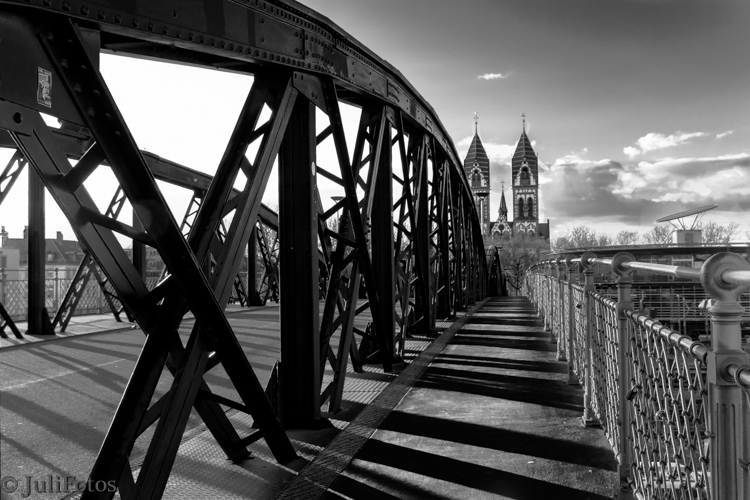 Die Stühlinger Brücke