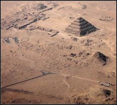 Die Stufenpyramide des Djoser