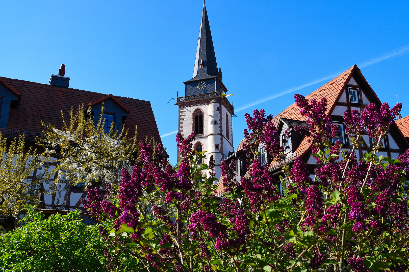 Die St.Ursula Kirche in Oberursel - Ostern 2020