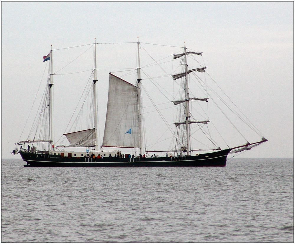 Die *SUMMERTIME* gesehen von der *nil-desperandum* aus / auf dem Ijsselmeer