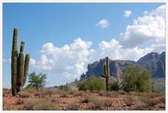 Die Superstition Mountains...