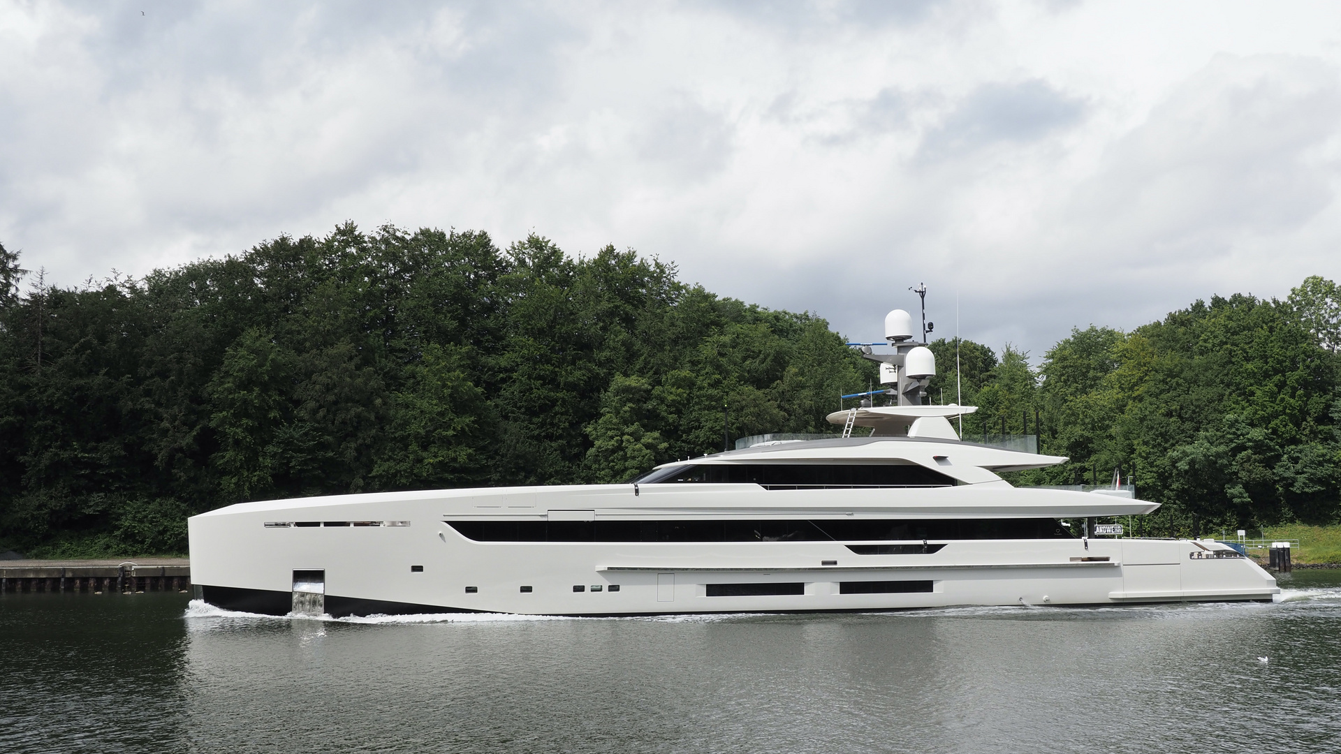 Die Superyacht  "BINTADOR"