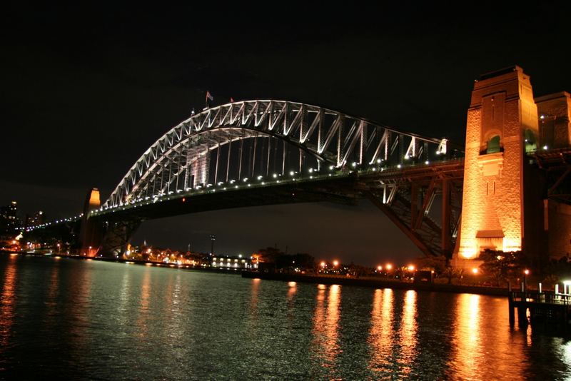 Die Sydney Harbour Bridge bei Nacht die 2.