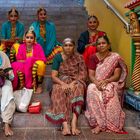 Die Tänzerinnen warten auf ihren Einsatz - Batu Caves