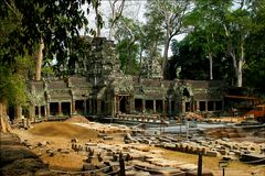 . . .die tempelanlage ta prohm . . .