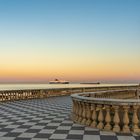 Die Terrazza Mascagni bei Sonnenuntergang (2) - ein Schiff wird kommen