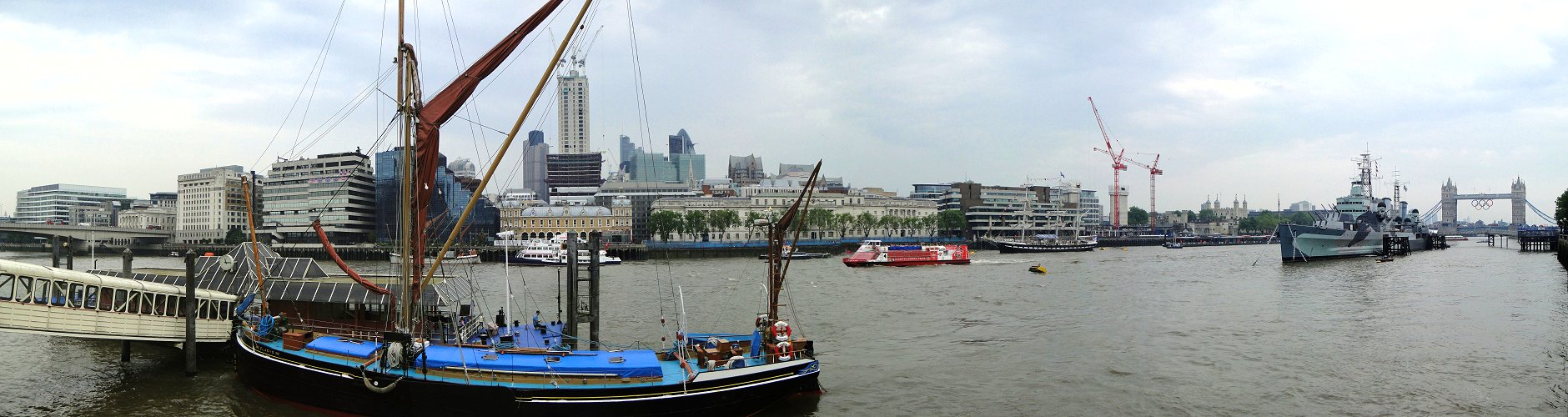 Die Themse in London im Juli '12