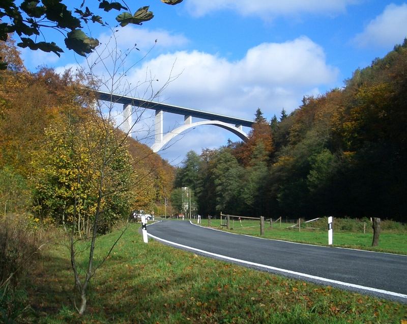 "Die Thüringer Waldautobahn im Herbst..."