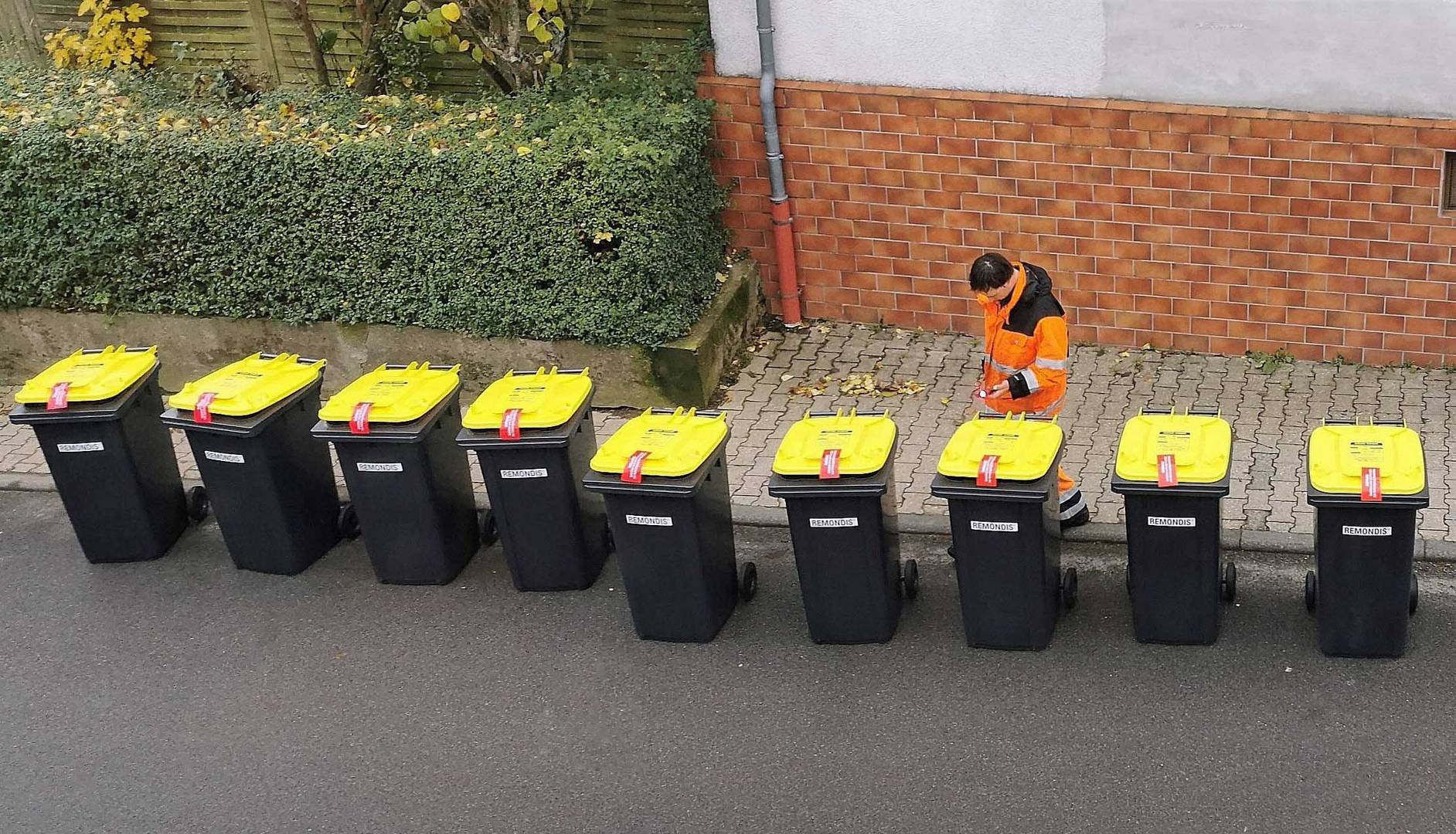 Die Tonnen sind da...,nur wohin damit?