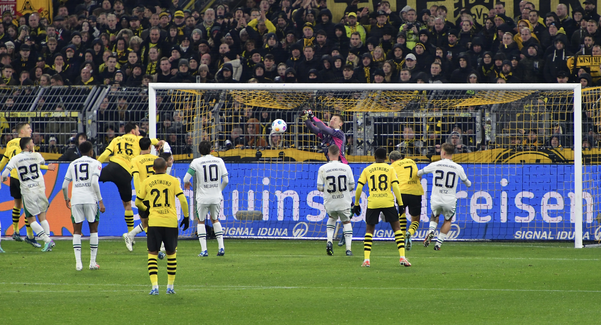 Die Torschüsse Foto & Bild sport, ballsport, fußball Bilder auf