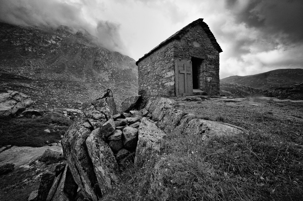 Die Totenkapelle auf dem Gotthardpass