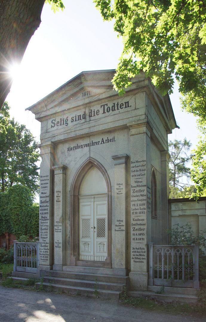 Die Totenstadt auf dem Prenzlauer Berg: Zeitler-Mausoleum