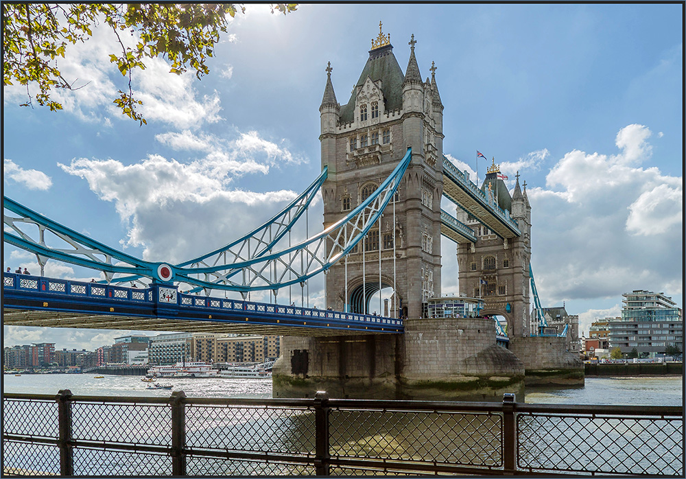 DIE TOWER BRIDGE