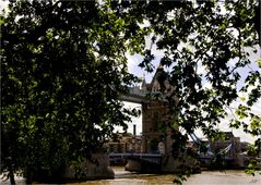 Die Tower Bridge aus der Sicht des Tower.