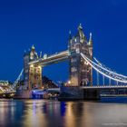 Die Tower Bridge in der Blauen Stunde