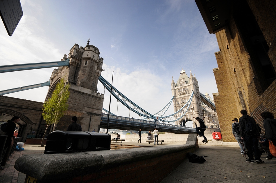 ... die Tower Bridge Skate Board Gang