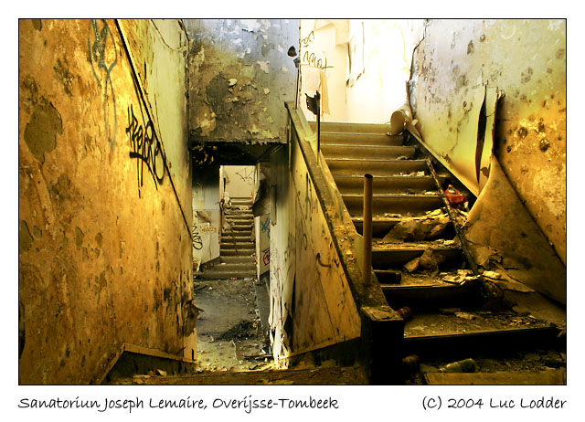 Die treppe ins licht. Foto & Bild | industrie und technik, industrie