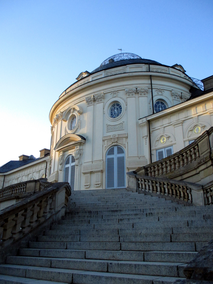 Die Treppe zum Schloss