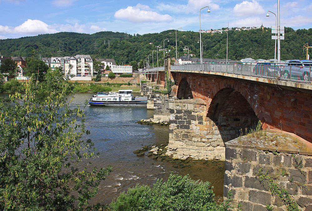 Die Trierer Römerbrücke zählt zum  ältesten römischen Brückenbau nördlich der Alpen.