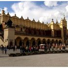 Die Tuchhallen auf dem Rynek