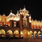 Die Tuchhallen von Krakau bei Nacht