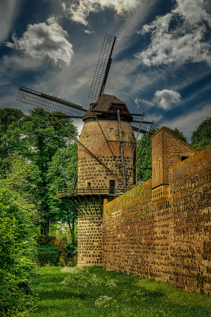 Die Turm-Windmühle von Zons