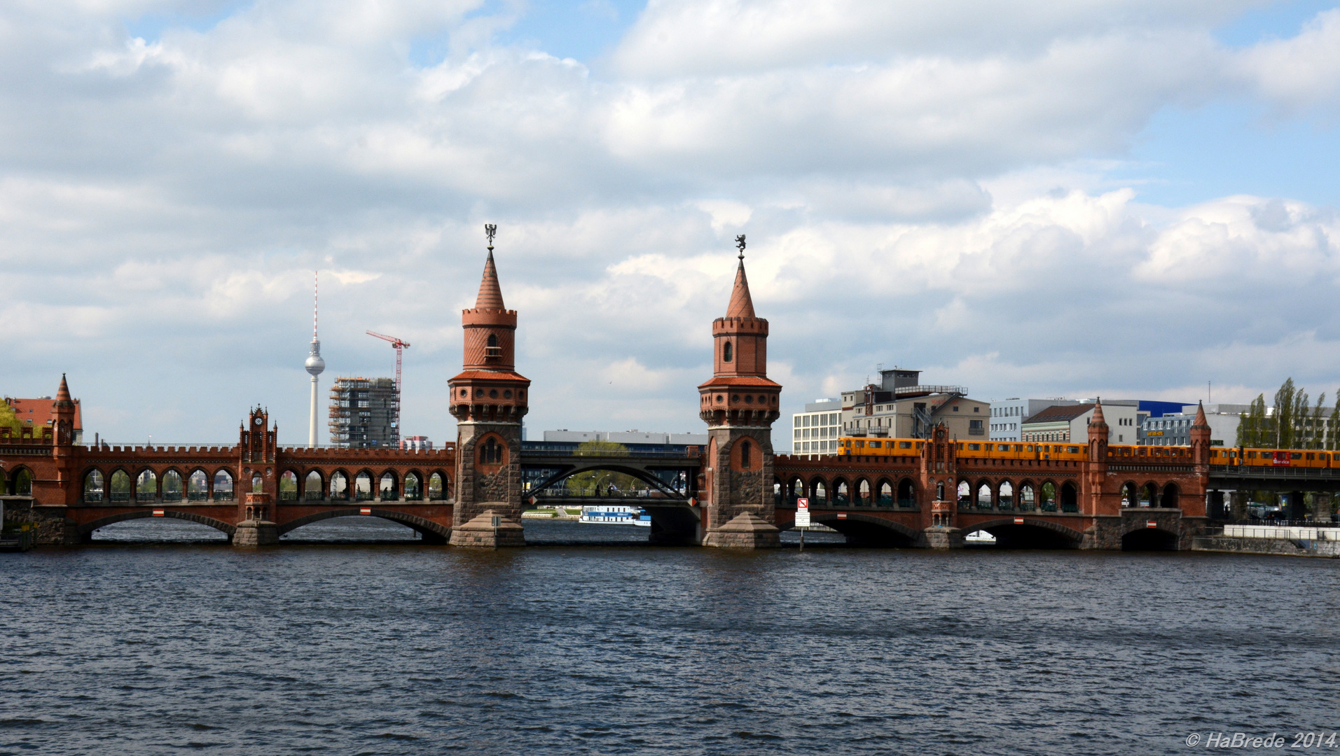 Die U1 auf der Oberbaumbrücke