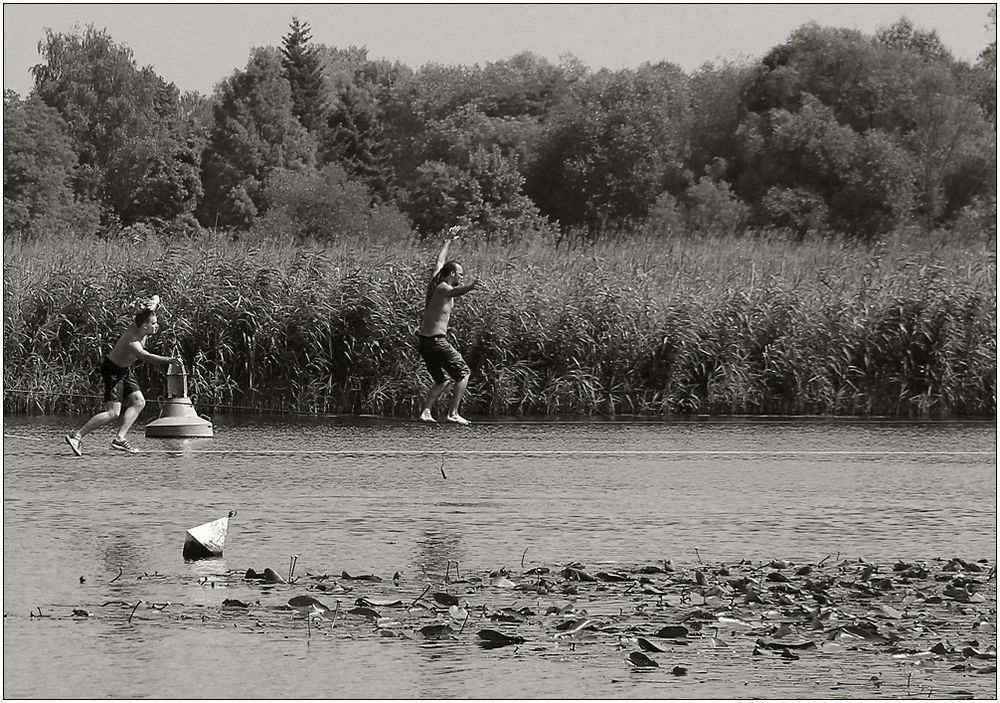 Die Über-das-Wasser-Läufer